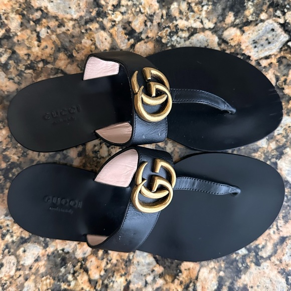 Gucci Black Leather thong sandal with Double G - Picture 5 of 7